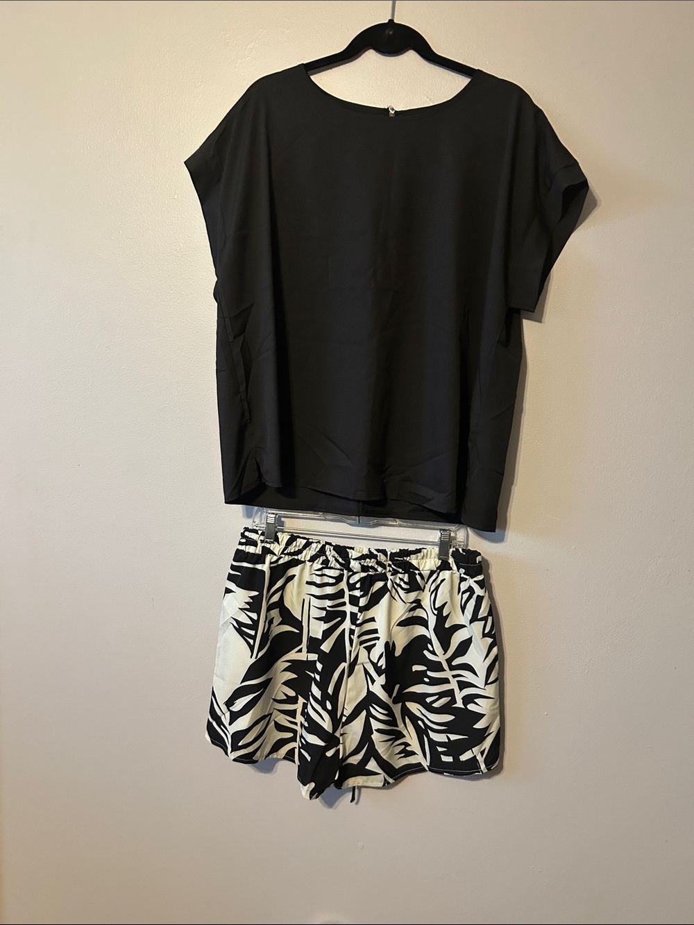 SHEIN Black Short Sleeve Top with Black & White Tropical Print Shorts